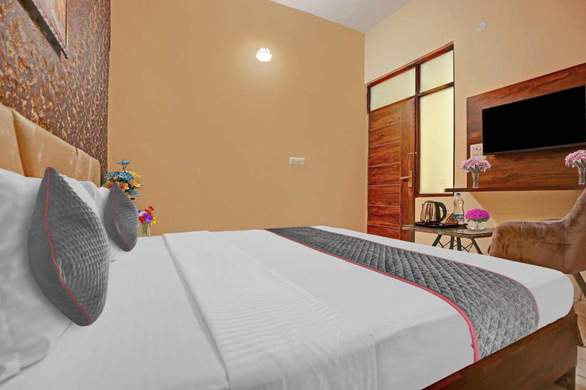 Townhouse Sky Hotel Ludhiana Luaran gambar