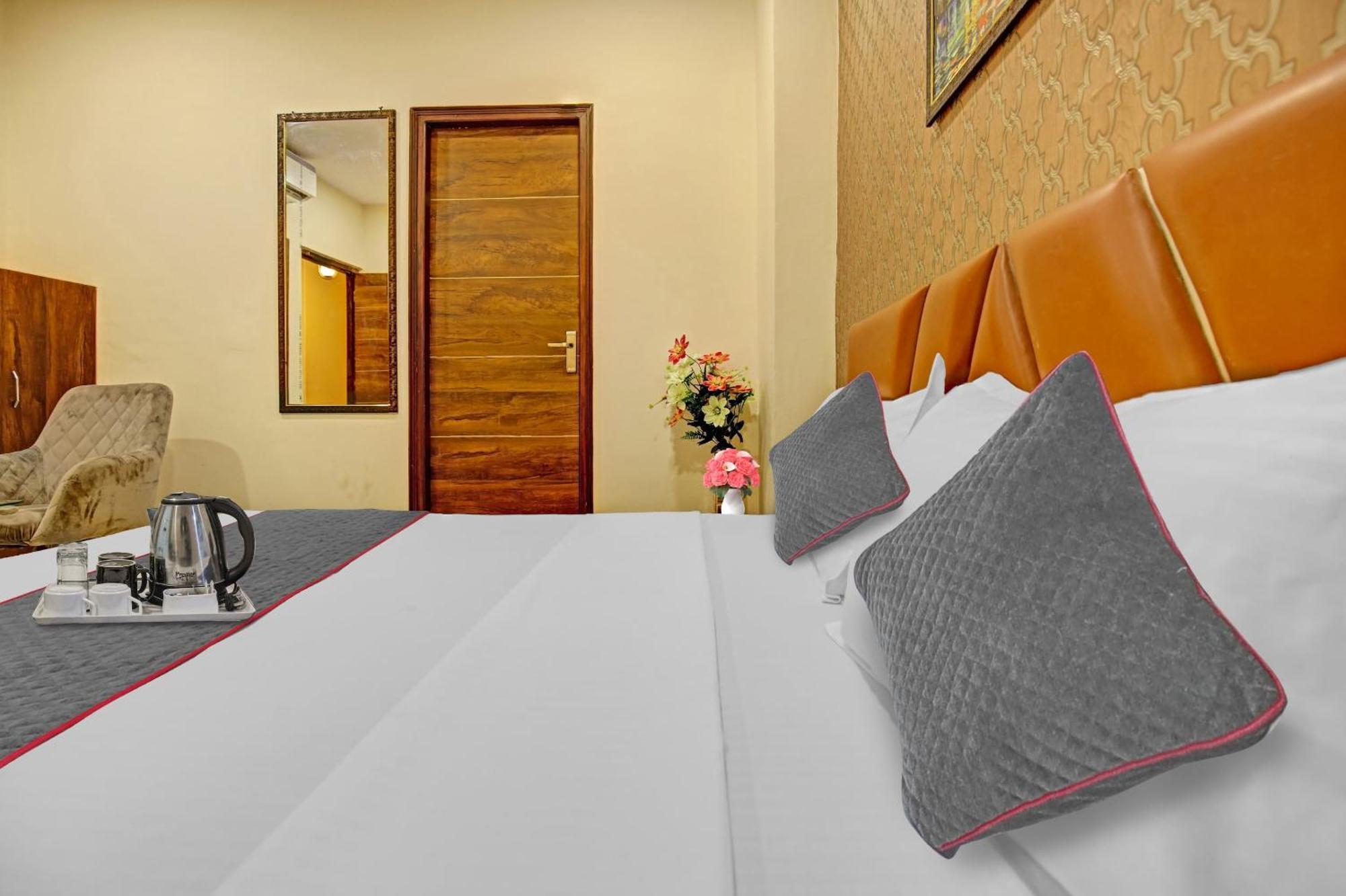 Townhouse Sky Hotel Ludhiana Luaran gambar