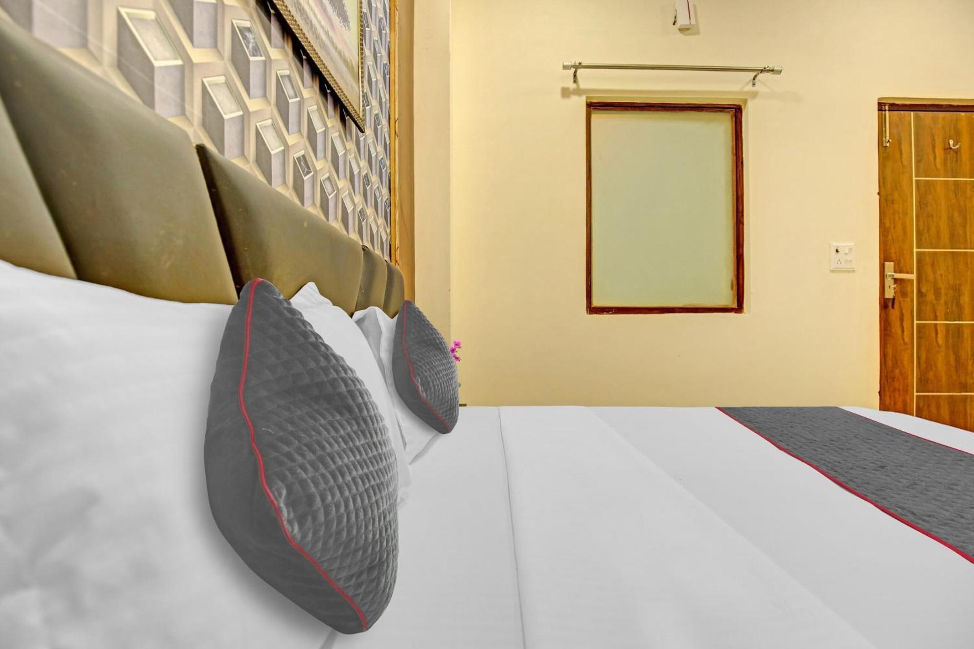 Townhouse Sky Hotel Ludhiana Luaran gambar
