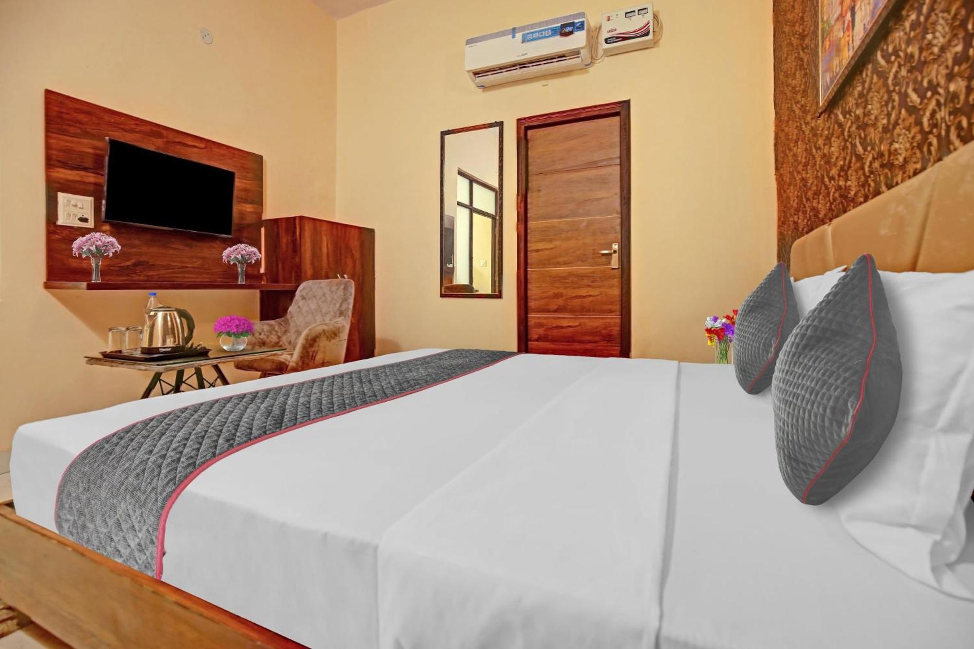 Townhouse Sky Hotel Ludhiana Luaran gambar