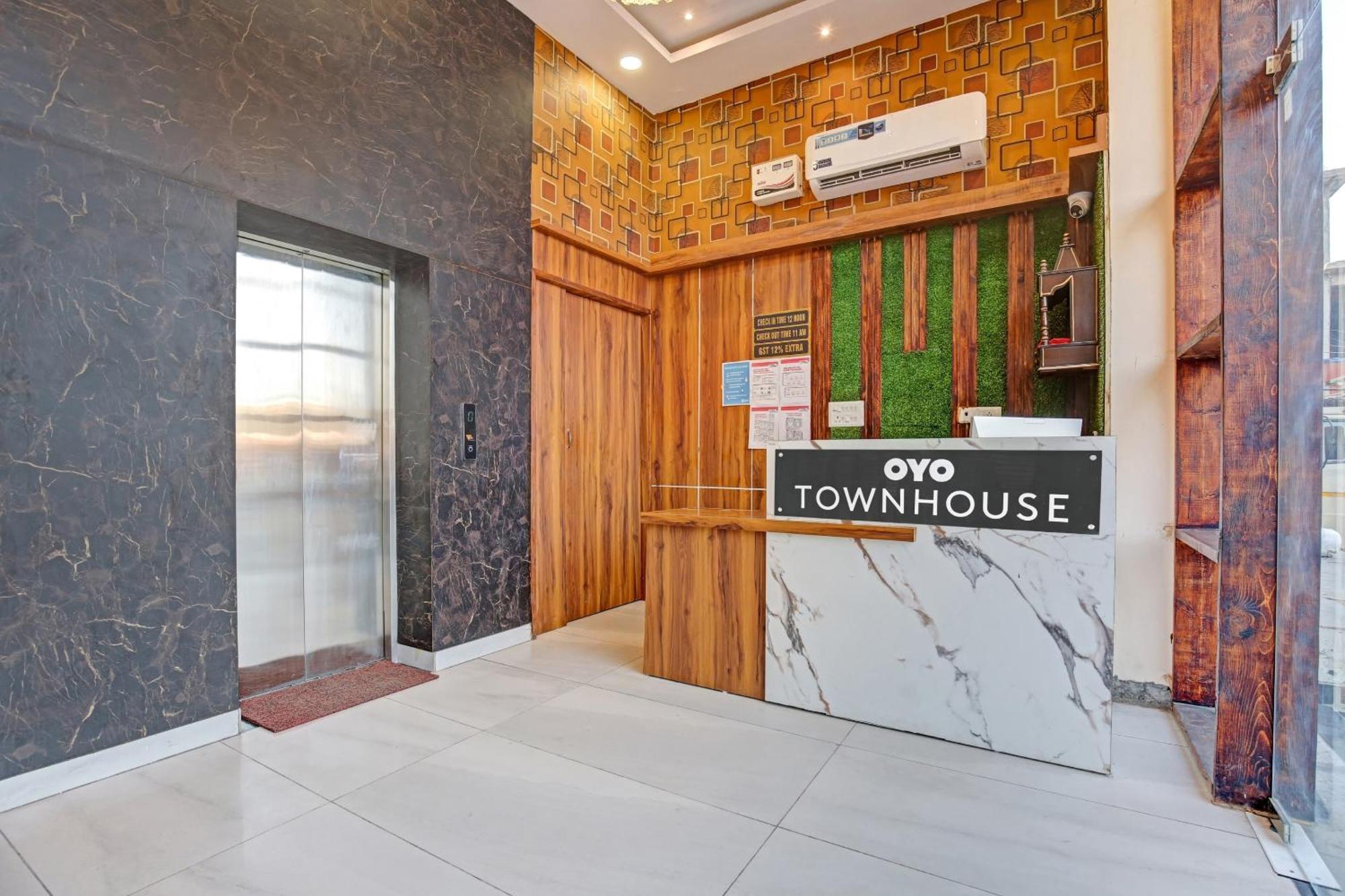 Townhouse Sky Hotel Ludhiana Luaran gambar